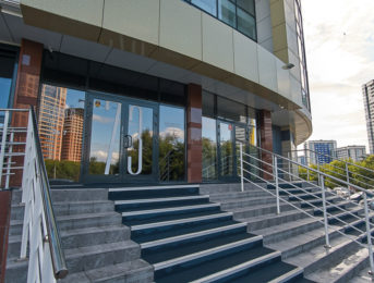 Фасад салона Студия 73